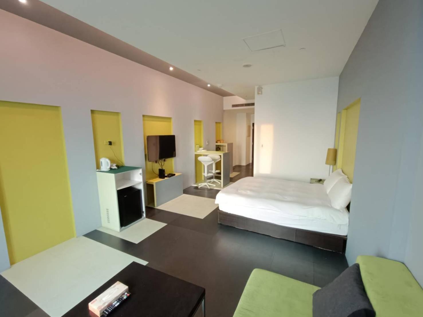 三条文旅 Apartamento Kaohsiung Exterior foto