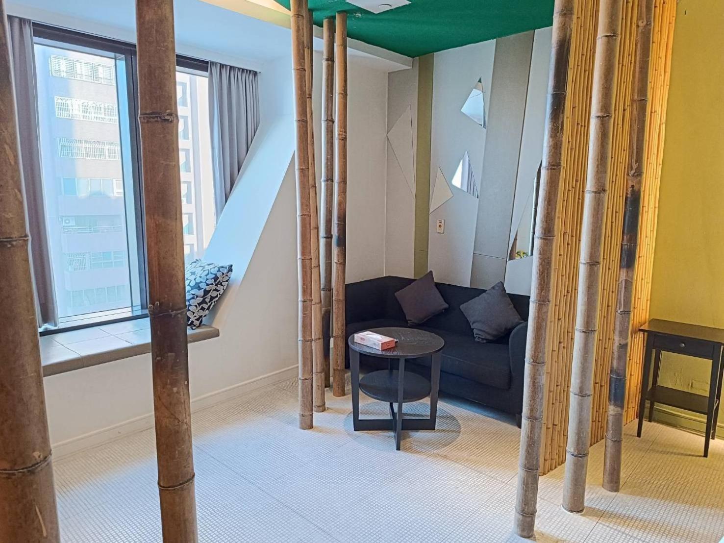 三条文旅 Apartamento Kaohsiung Exterior foto