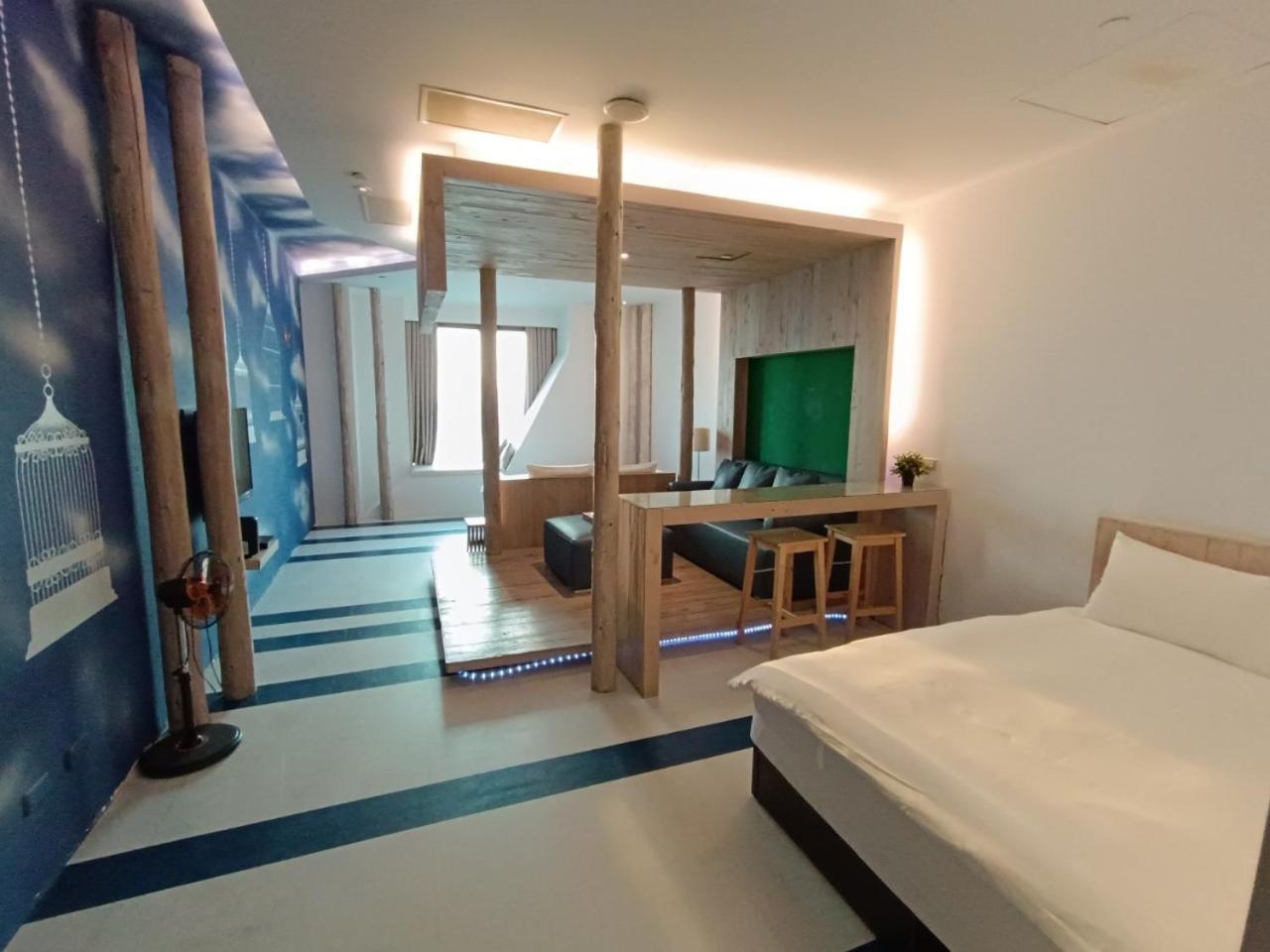 三条文旅 Apartamento Kaohsiung Exterior foto