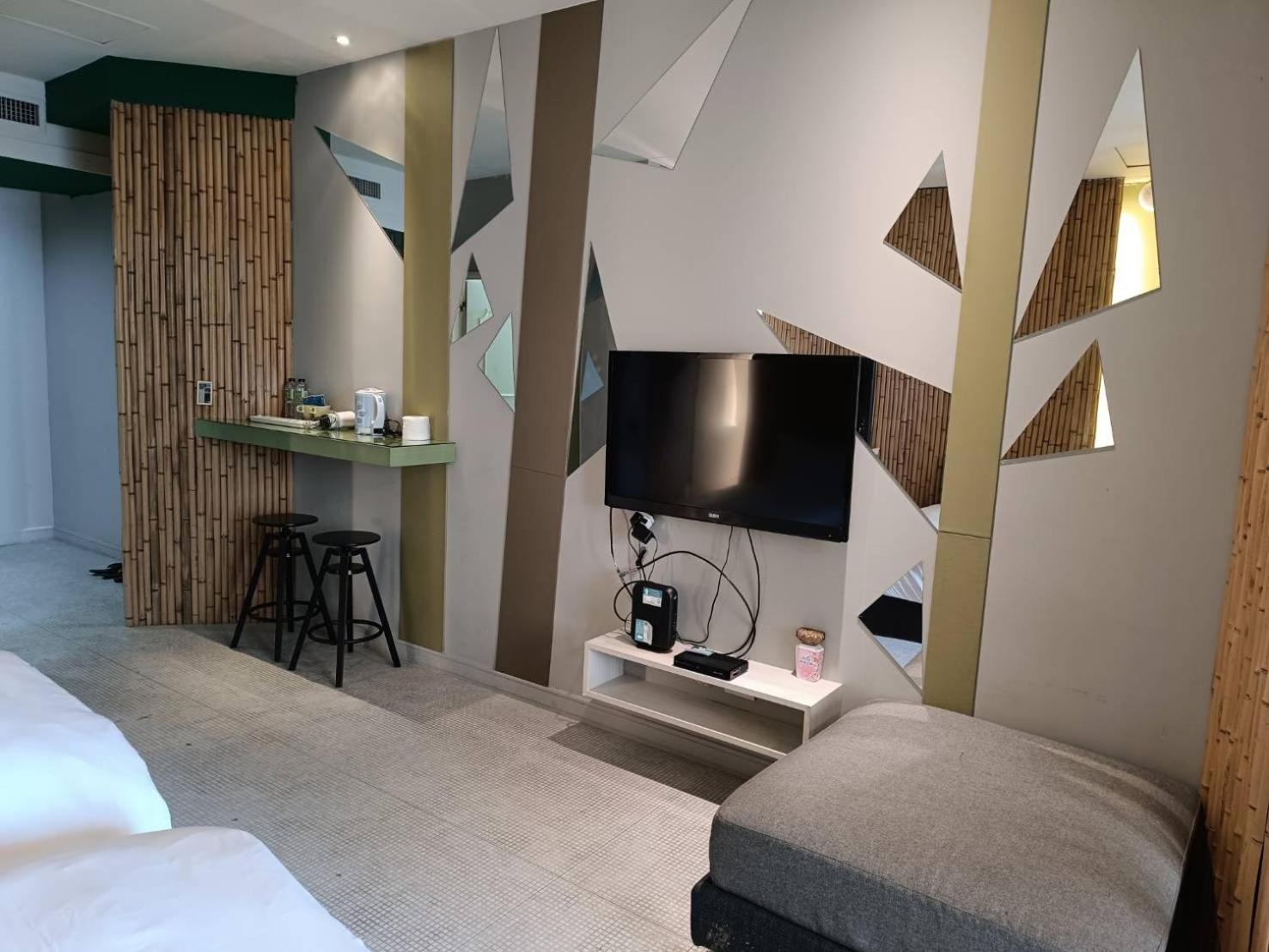 三条文旅 Apartamento Kaohsiung Exterior foto